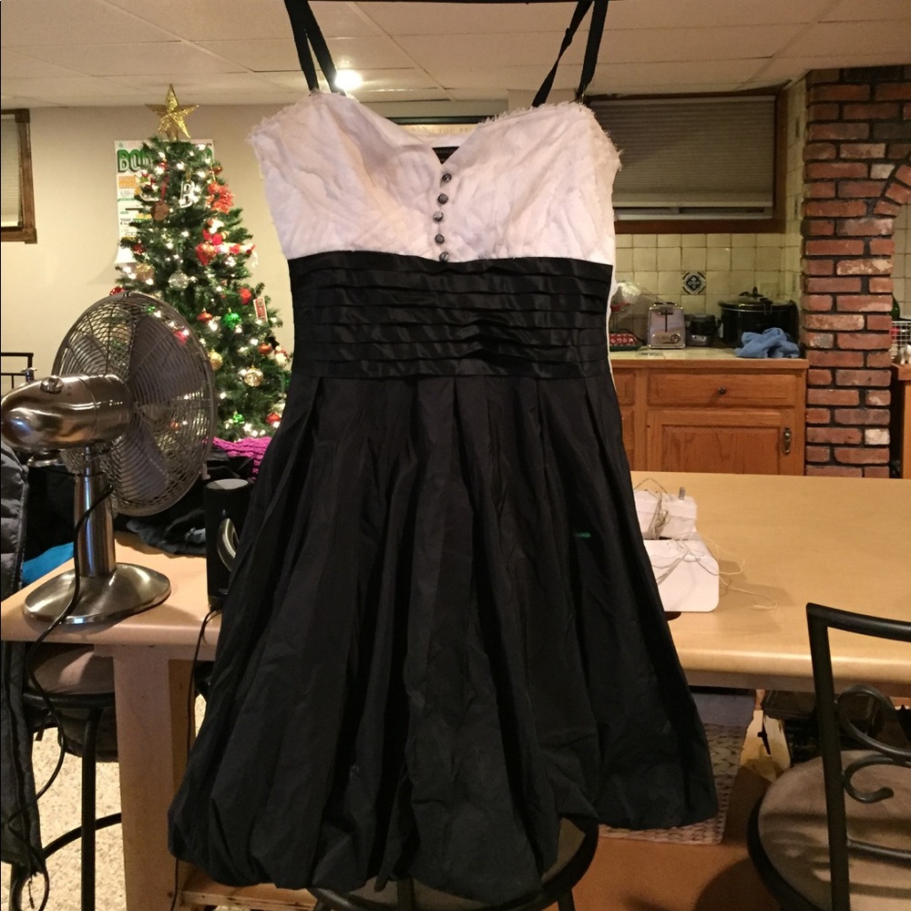 BCBG MAXAZRIA BLACK AND WHITE TUXEDO DRESS